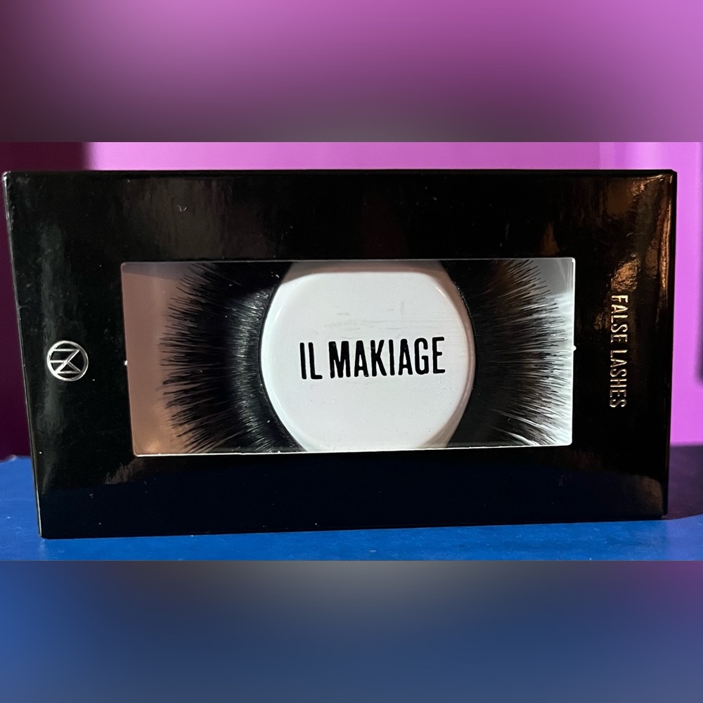 IL MAKIAGE - Dramatic Black Lashes